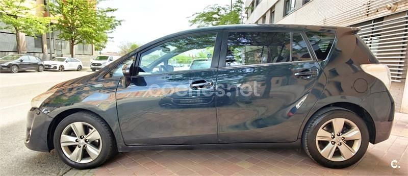 Käytetty Toyota Verso Advance 112 HP (82 kW) 2014 Sininen Tila-auto
