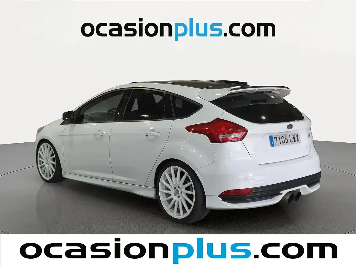 Usado Ford Focus ST 250 CV (183 kW) 2016 Blanco Berlina