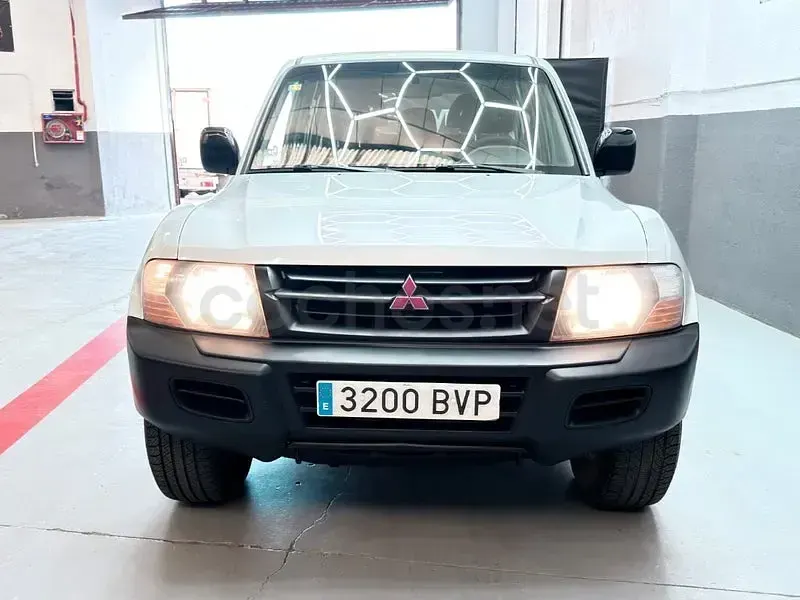 Usado Mitsubishi Montero 160 CV (117 kW) 2002 Gris / plata SUV