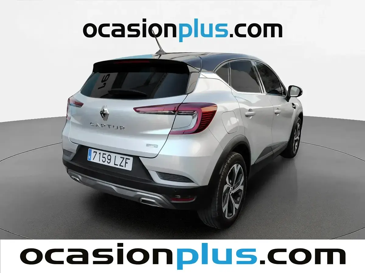 Usado Renault Captur RS Line 160 CV (117 kW) 2022 Gris SUV