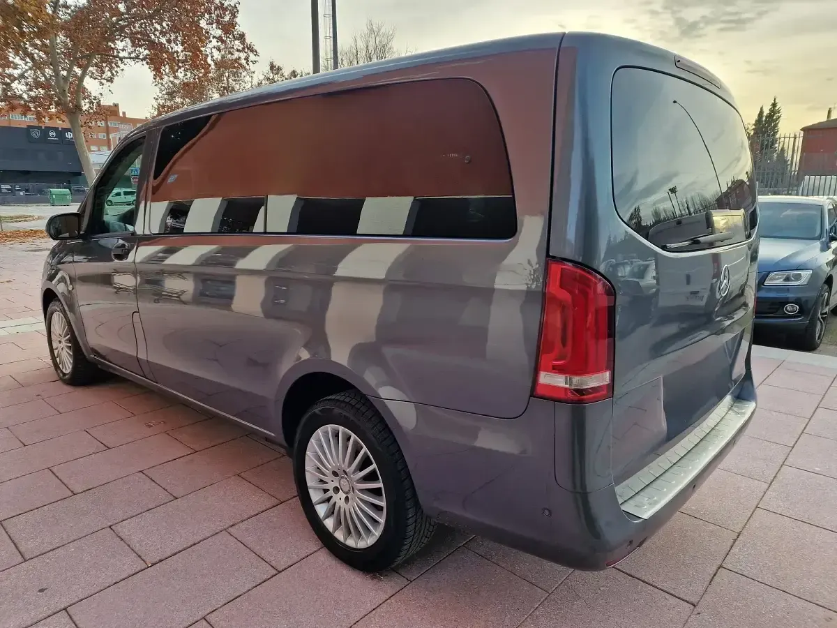 Usado Mercedes Vito 190 CV (139 kW) 2015 Gris Van