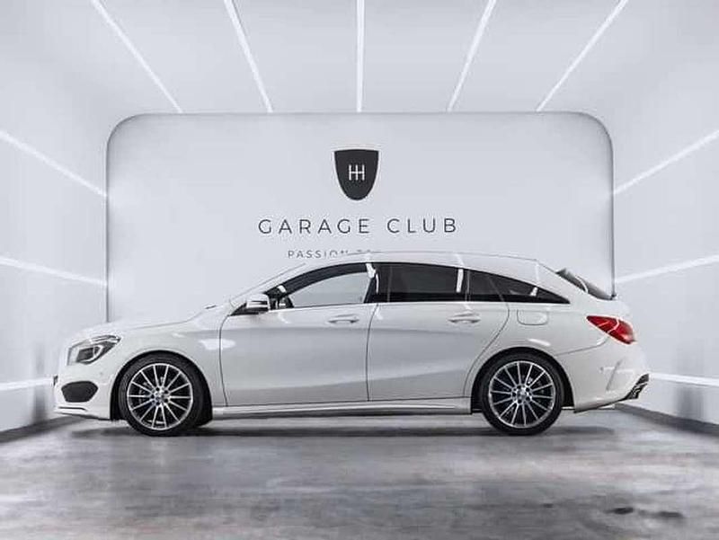Usado Mercedes CLA200 Shooting Brake AMG line 136 CV (100 kW) 2016 Blanco Familiar