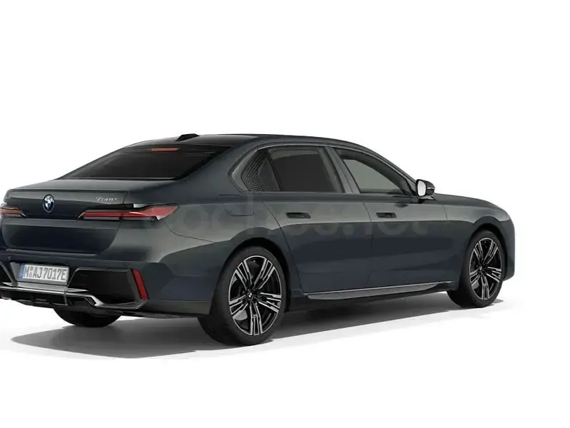 Usado BMW 750e Executive 491 CV (361 kW) 2026 Gris / plata Berlina