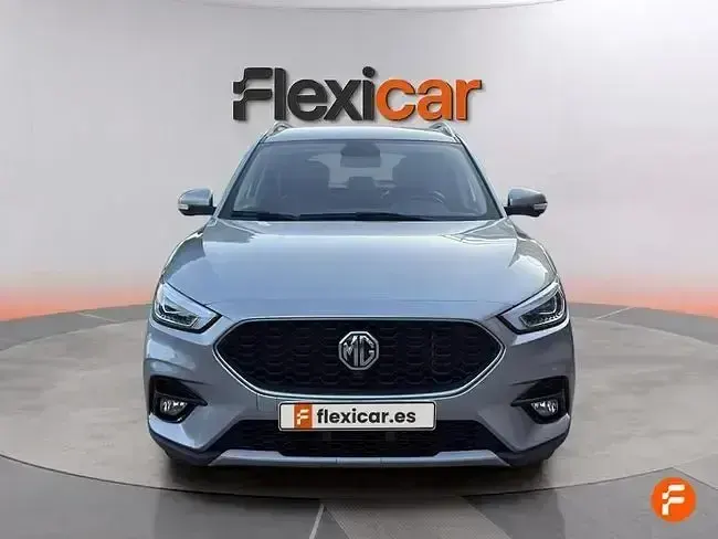 Usado MG ZS Luxury 111 CV (81 kW) 2023 Gris SUV