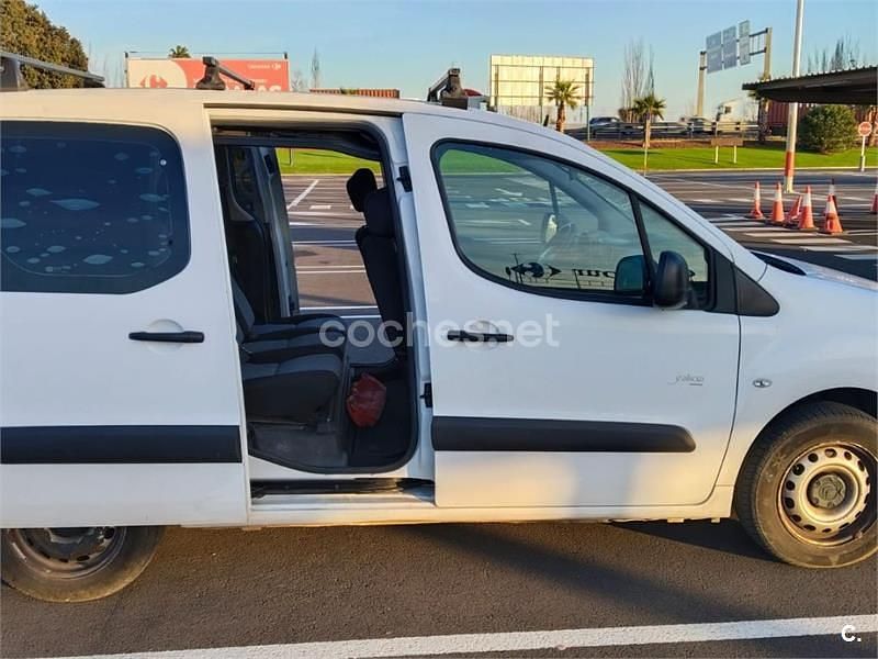 Usado Citroën Berlingo Feel 100 CV (73 kW) 2016 Blanco Monovolumen