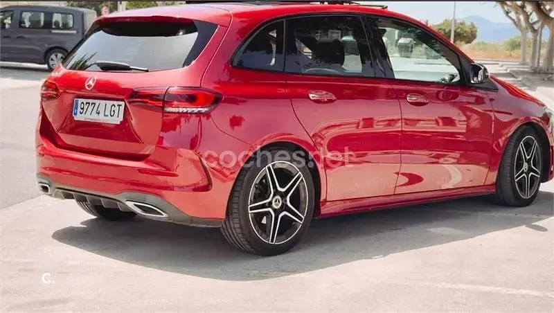 Usado Mercedes B200 136 CV (100 kW) 2020 Rojo Utilitario
