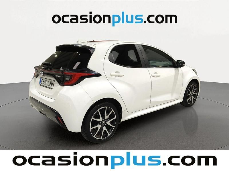 Usado Toyota Yaris Style 116 CV (85 kW) 2022 Blanco Utilitario