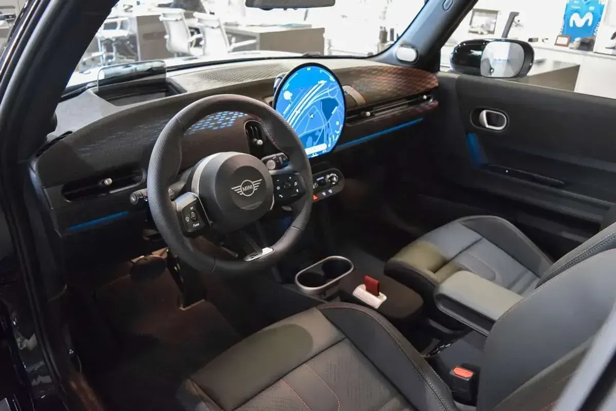 Usado Mini Cooper 150 kW (204 CV) 2026 Gris Utilitario