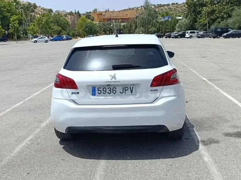 Usado Peugeot 308 Allure 150 CV (110 kW) 2016 Blanco Berlina