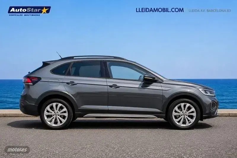 Usado VW T-Roc Life 115 CV (84 kW) 2024 Plateado SUV