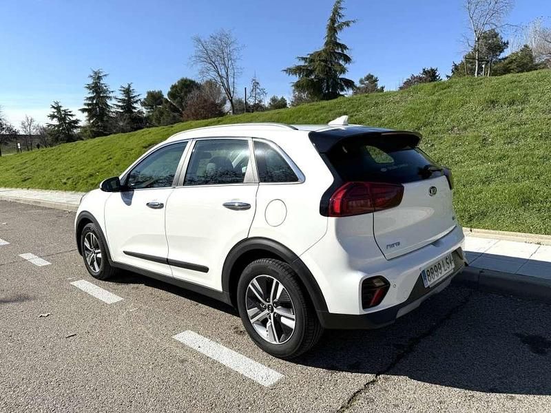 Usado Kia Niro 141 CV (103 kW) 2021 Blanco SUV