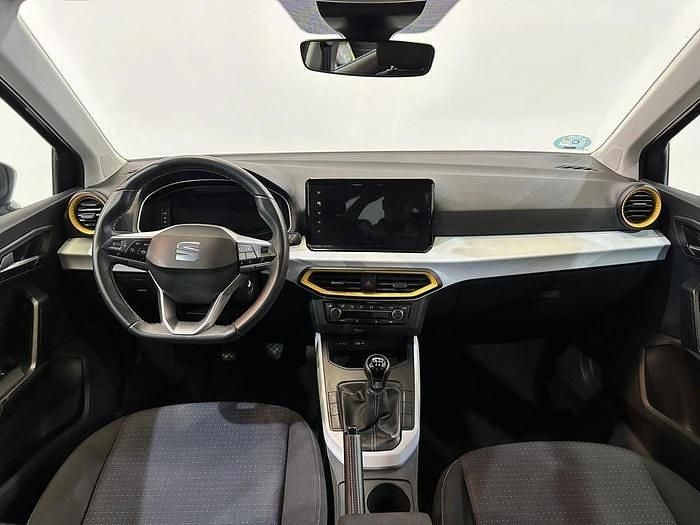 Usado Seat Arona Style 115 CV (84 kW) 2024 Gris SUV