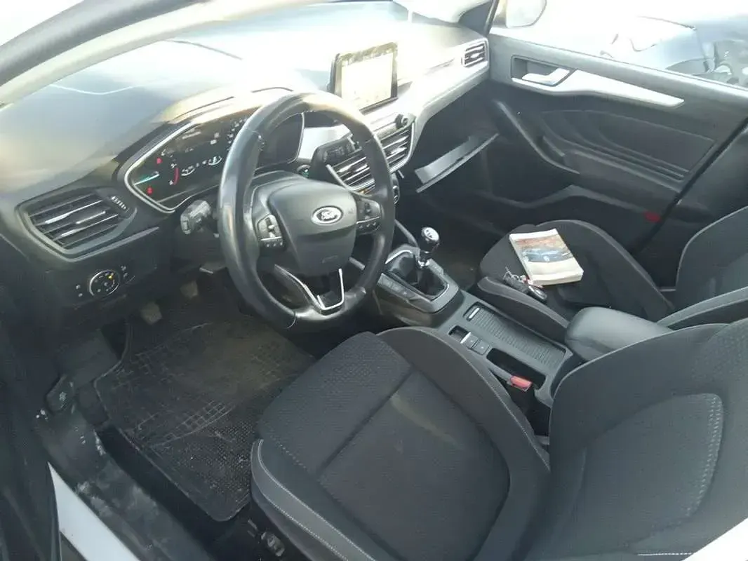 Usado Ford Focus Trend+ 120 CV (88 kW) 2018 Blanco Utilitario