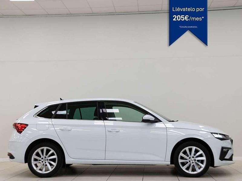 Usado Skoda Scala Selection 116 CV (85 kW) 2024 Blanco Utilitario