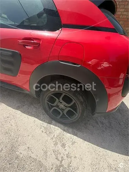 Usado Citroën C4 Feel 100 CV (73 kW) 2017 Rojo Berlina