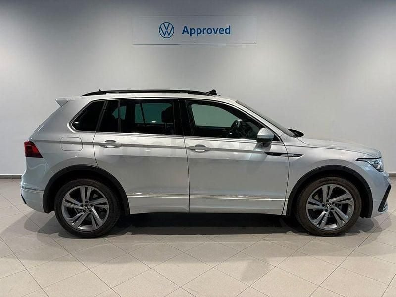 Usado VW Tiguan R-line 150 CV (110 kW) 2021 Gris / plata SUV