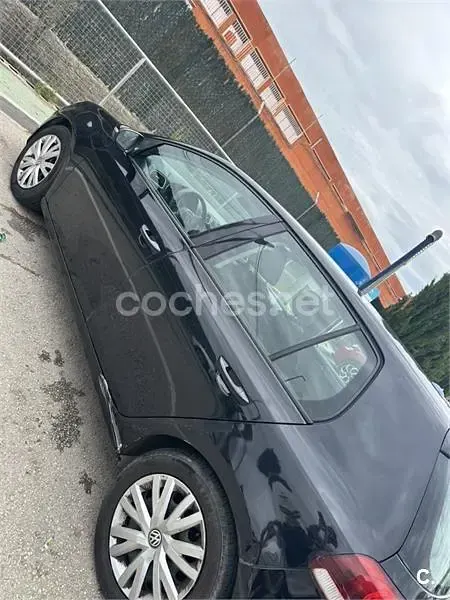 Usado VW Golf VI 105 CV (77 kW) 2010 Negro Utilitario