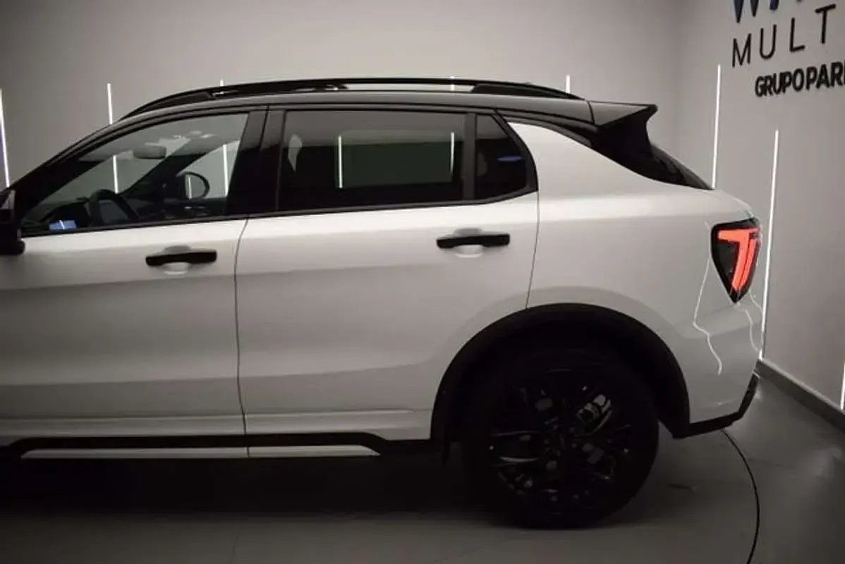 Usado Lynk & Co 01 279 CV (205 kW) 2026 Blanco SUV