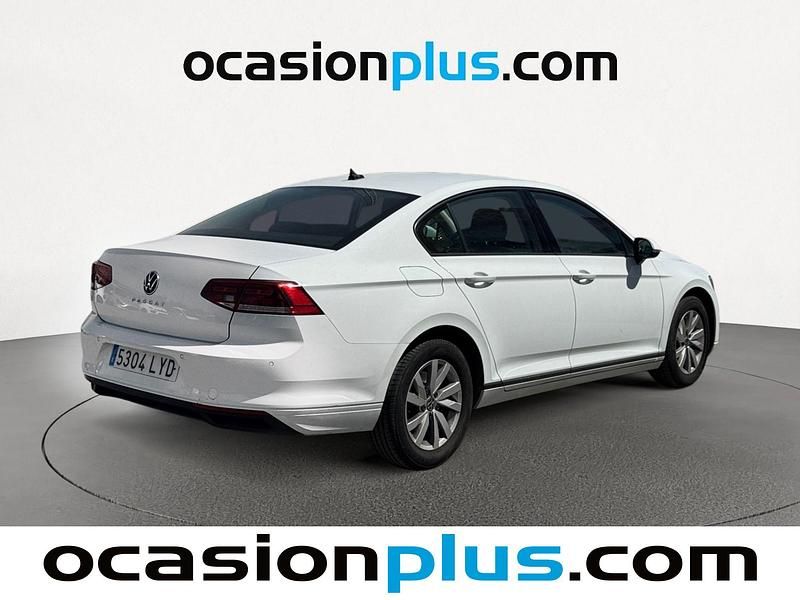Usado VW Passat Business 122 CV (89 kW) 2022 Blanco Berlina