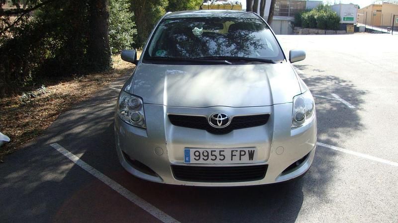 Beige Usado 2009 Toyota Auris Sol Utilitario | 6900 € (Un poco caro) - Imagen 1/1