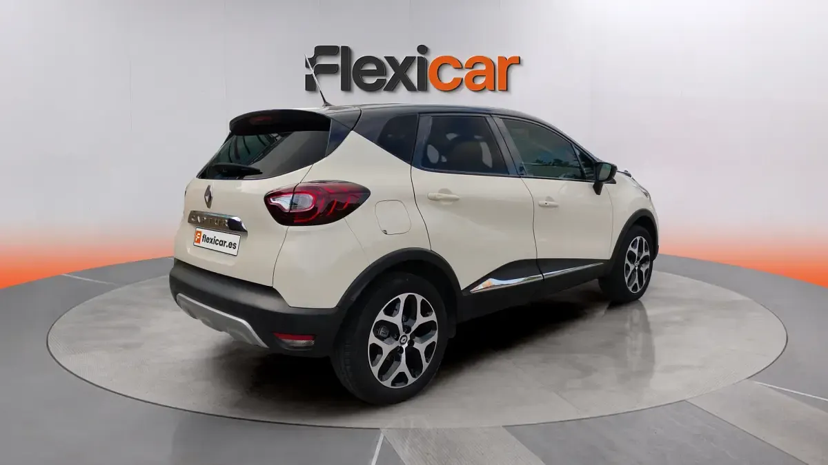 Usado Renault Captur Intens 90 CV (66 kW) 2018 Beige SUV