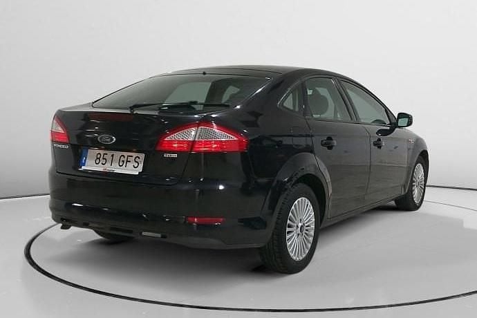Usado Ford Mondeo Trend 125 CV (91 kW) 2008