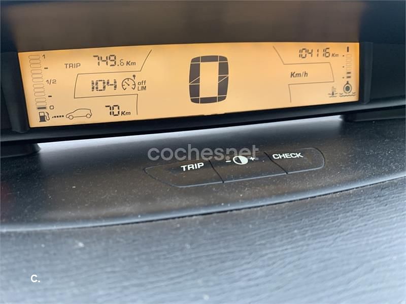 Usado Citroën C4 92 CV (67 kW) 2008 Granate Berlina