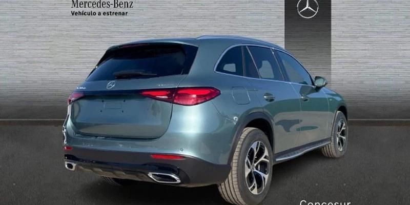 Nuevo Mercedes GLC300e 333 CV (244 kW) 2025 Verde