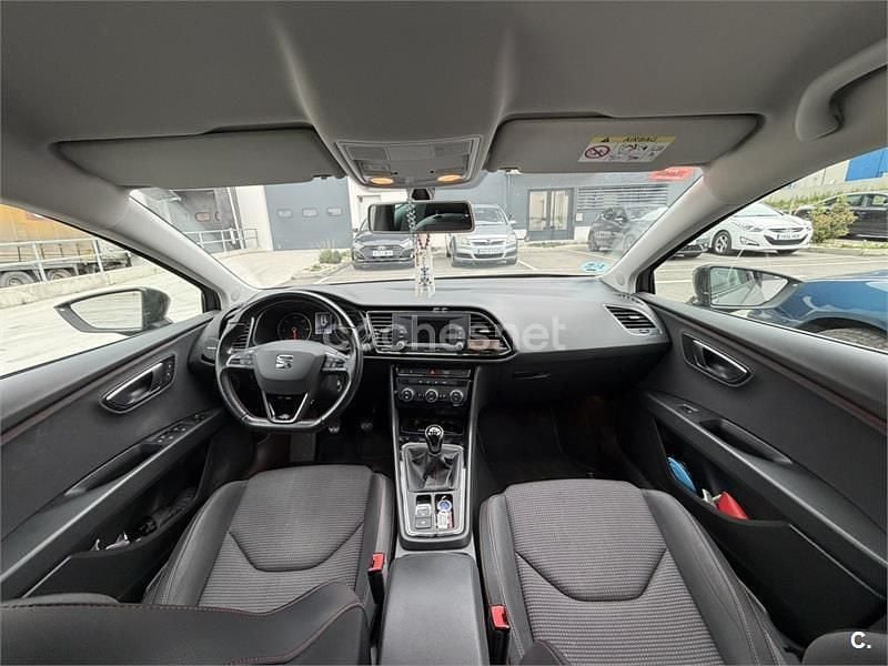 Usado Seat Leon FR 150 CV (110 kW) 2017 Gris / plata Berlina