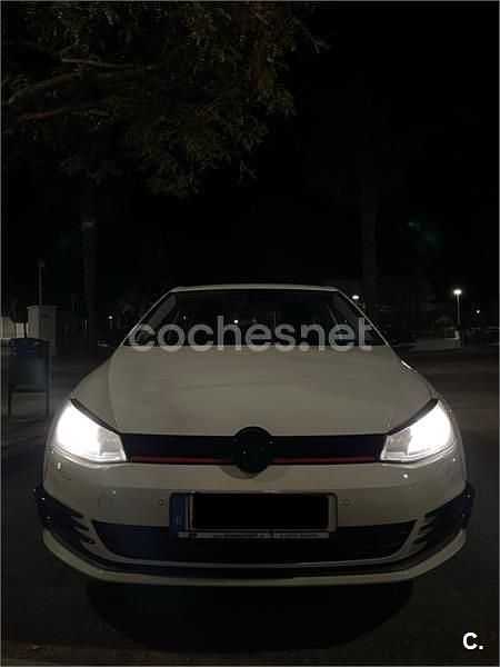 Usado VW Golf VII Advance 140 CV (102 kW) 2014 Blanco Berlina
