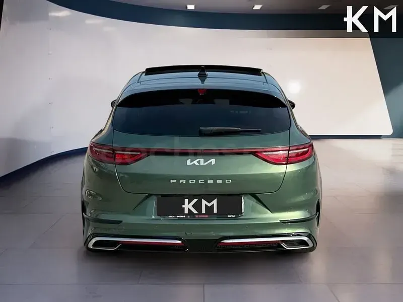 Usado Kia ProCeed GT-Line 160 CV (117 kW) 2024 Verde Familiar