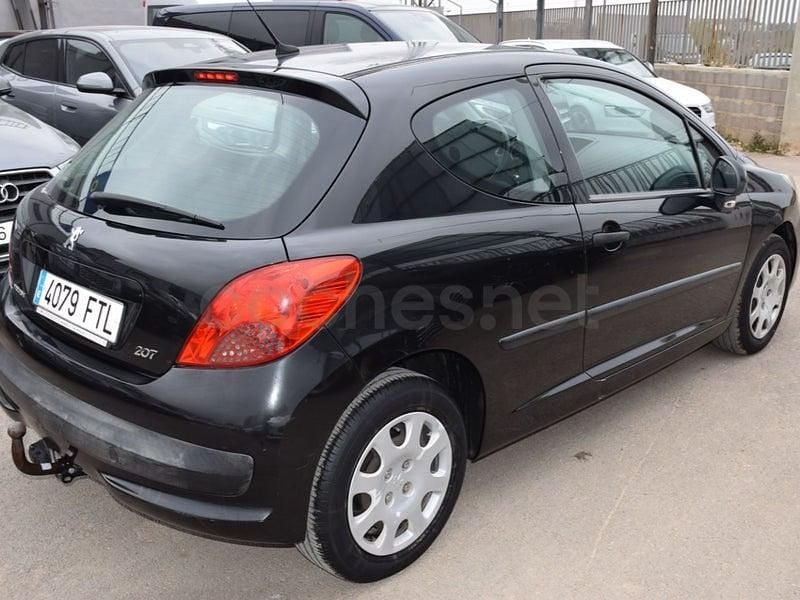 Usado Peugeot 207 75 CV (55 kW) 2007 Negro Berlina