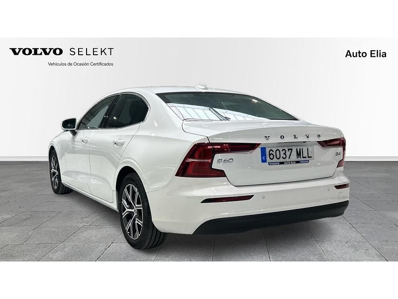 Usado Volvo S60 Core 197 CV (144 kW) 2023 Blanco Berlina