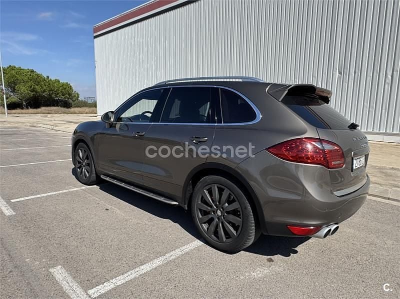 Usado Porsche Cayenne Turbo 500 CV (367 kW) 2011 Beige SUV