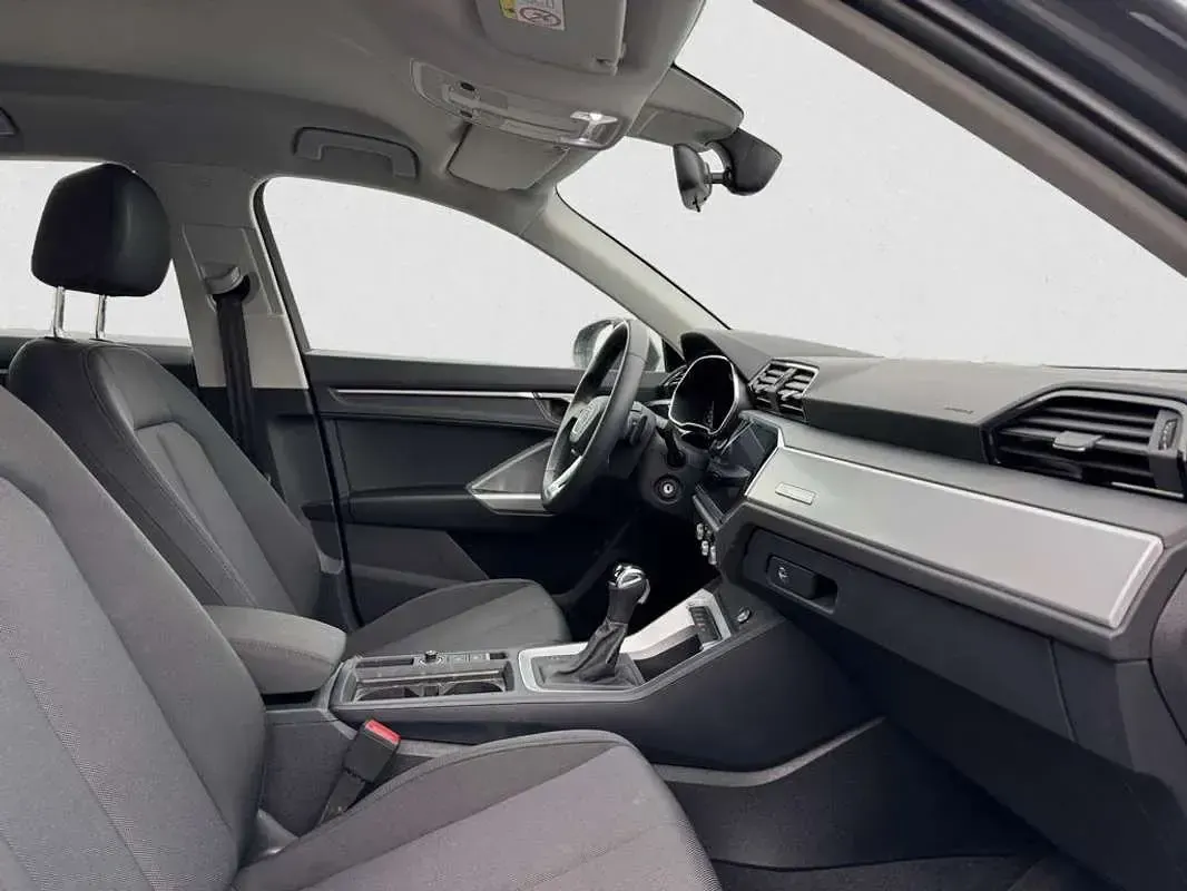 Käytetty Audi Q3 Advanced 150 HP (110 kW) 2024 Harmaa Katumaasturi