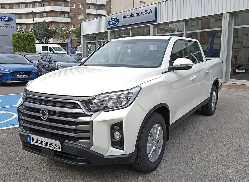 Usado KGM Musso 202 CV (148 kW) 2023 Blanco Berlina