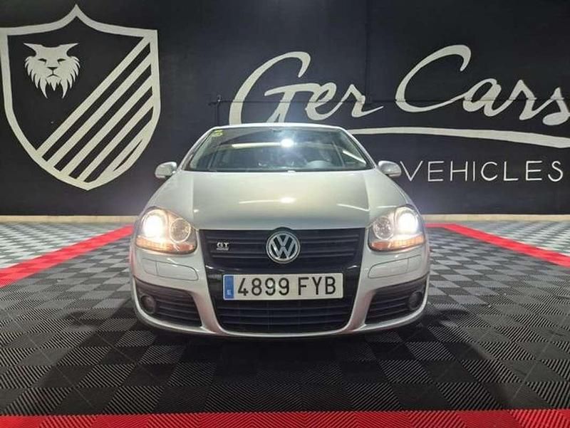 Usado VW Golf V GT 105 CV (77 kW) 2007 Plateado Utilitario