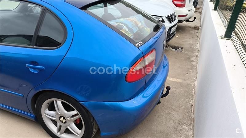 Usado Seat Leon Sport 180 CV (132 kW) 2001 Azul Berlina