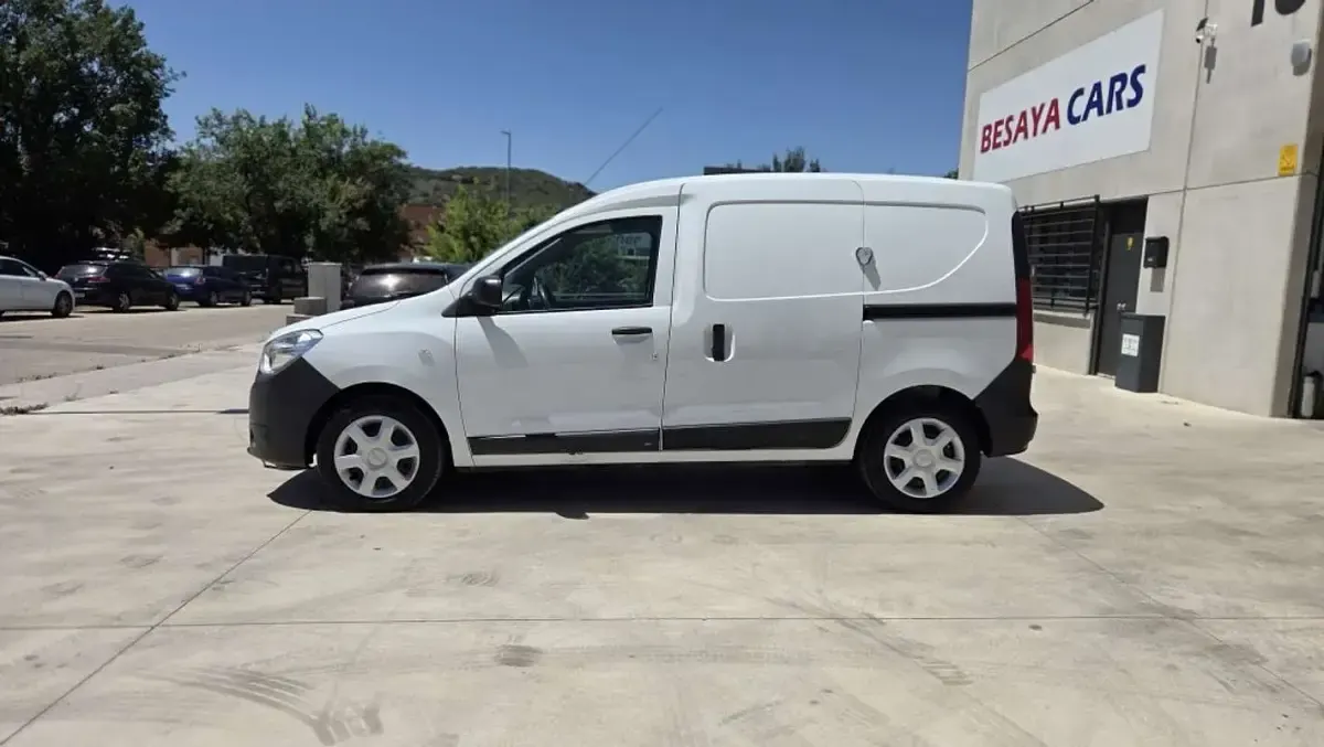 Usado Dacia Dokker Essentiel 109 CV (80 kW) 2020 Blanco Monovolumen