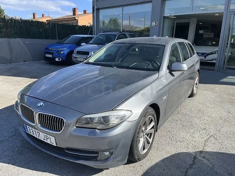 Usado BMW 520 Comfort Edition 184 CV (135 kW) 2011 Gris / plata Familiar
