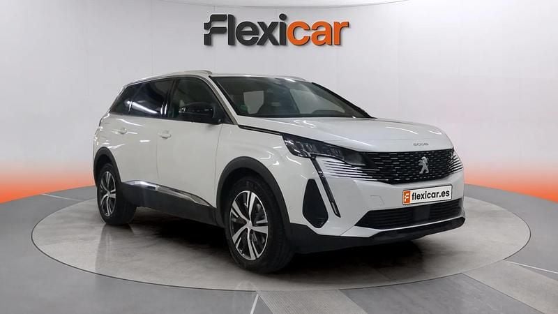 Blanco Usado 2023 Peugeot 5008 Allure Monovolumen | 22.990 € (Buen precio) - Imagen 1/4