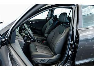 Usado Kia Niro 141 CV (103 kW) 2024 Gris SUV