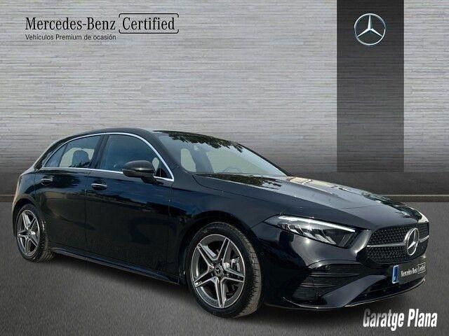 Usado Mercedes A180 AMG line 136 CV (100 kW) 2025 Negro cosmos