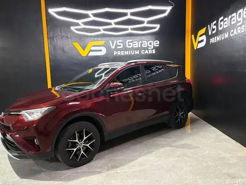 Usado Toyota RAV4 Executive 143 CV (105 kW) 2017 Granate SUV