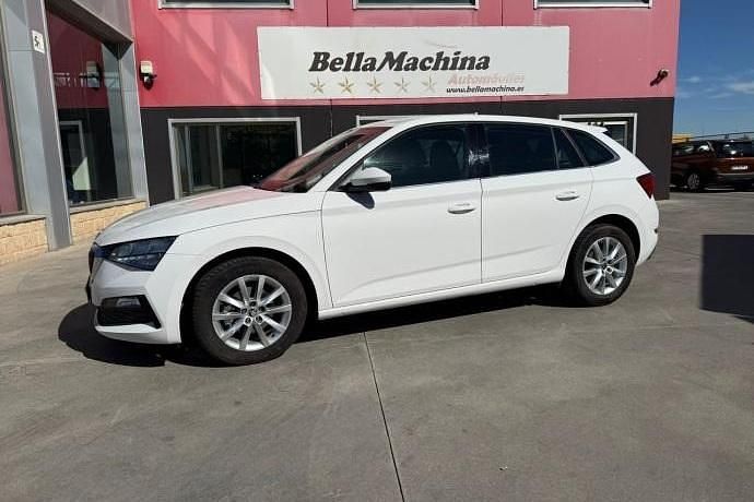 Usado Skoda Scala Ambition 116 CV (85 kW) 2020 Blanco Utilitario