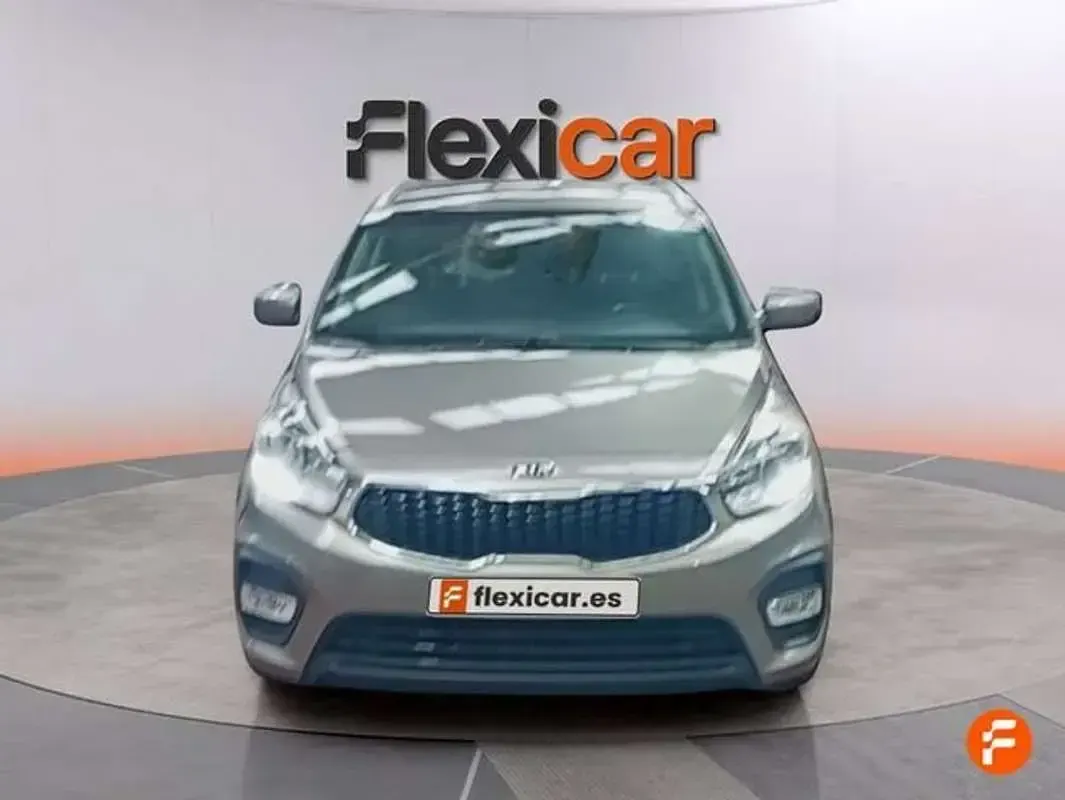Usado Kia Carens 136 CV (100 kW) 2018 Gris Monovolumen