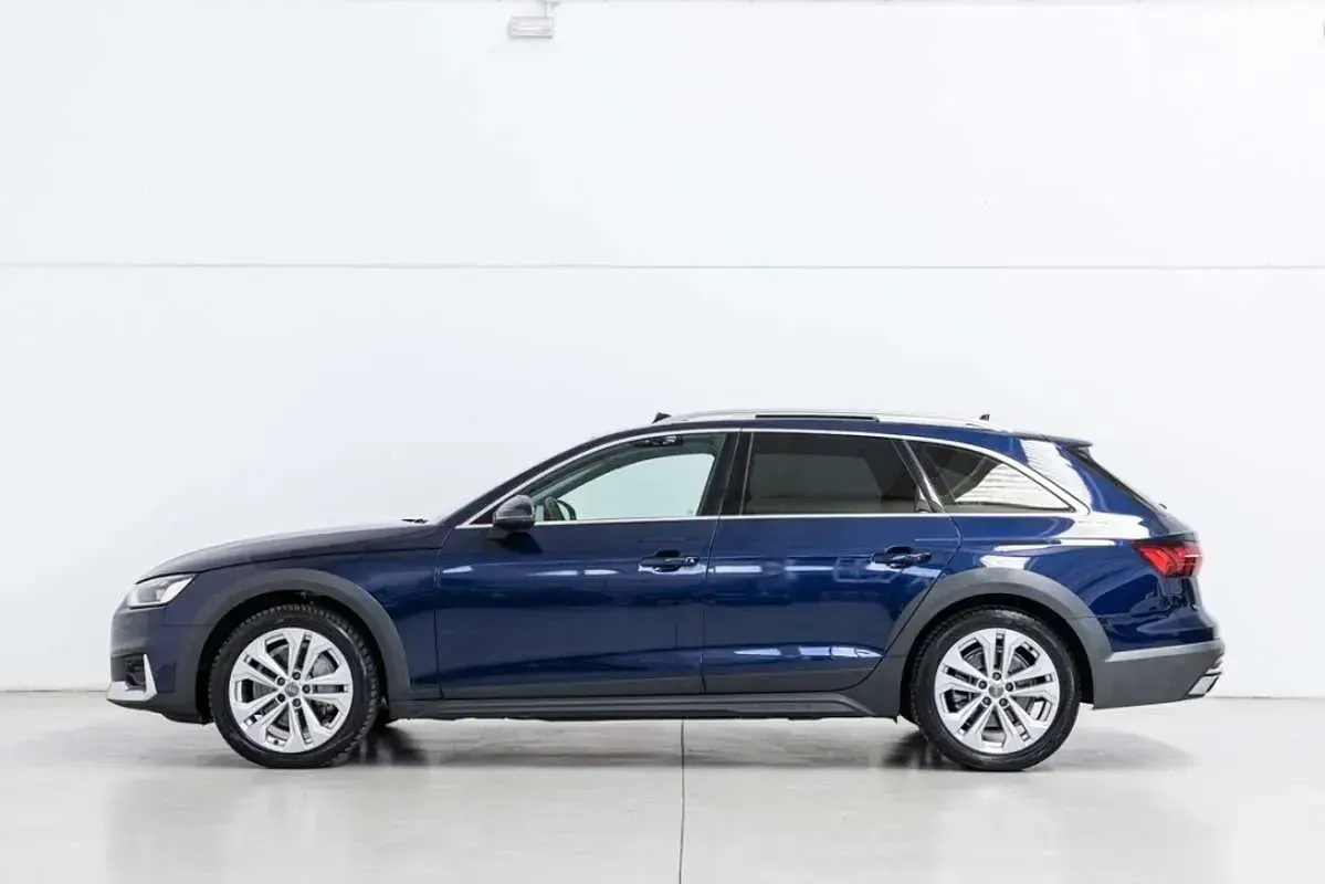 Usado Audi A4 Allroad Ambiente 190 CV (139 kW) 2021 Azul Familiar
