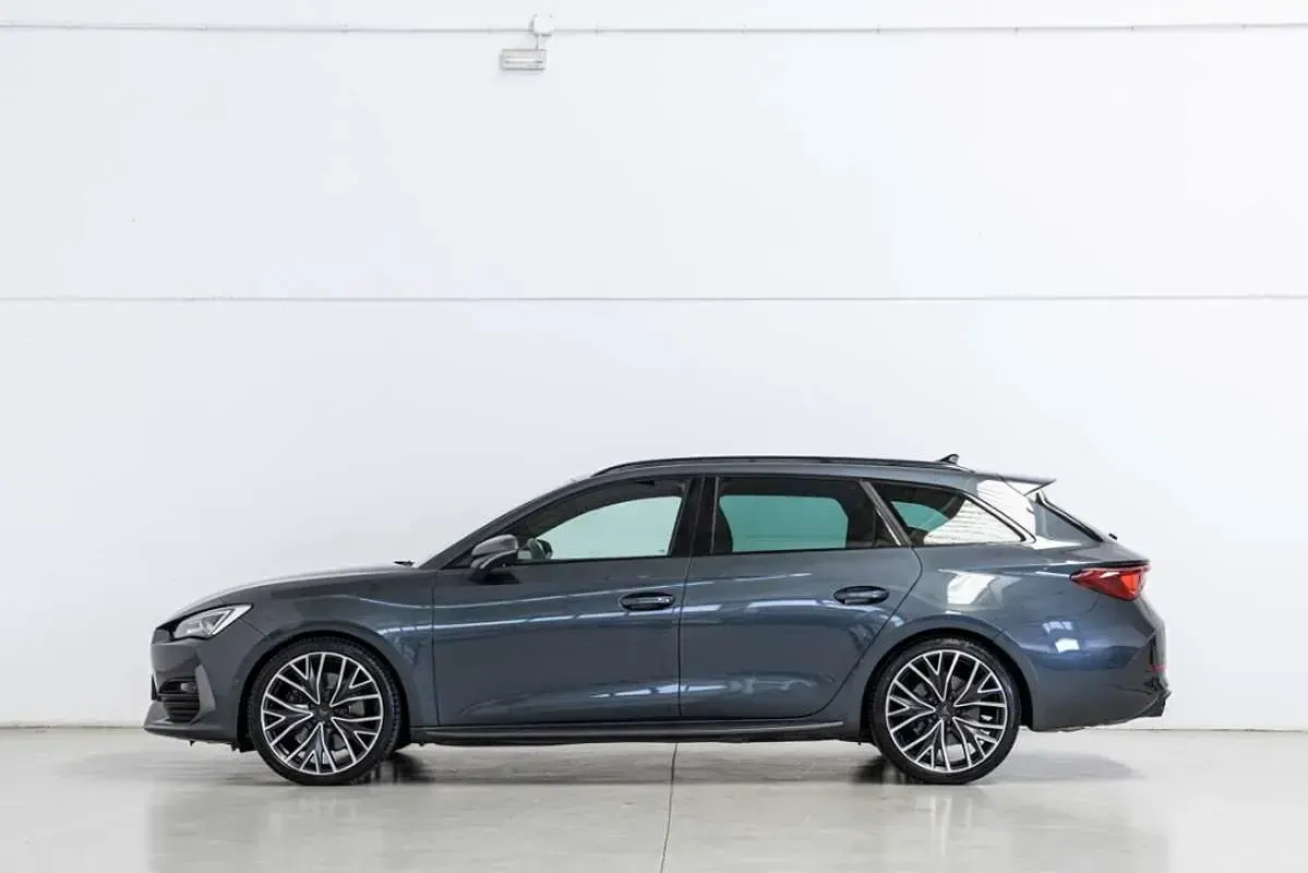 Usado Cupra Leon VZ 310 CV (228 kW) 2022 Gris Familiar