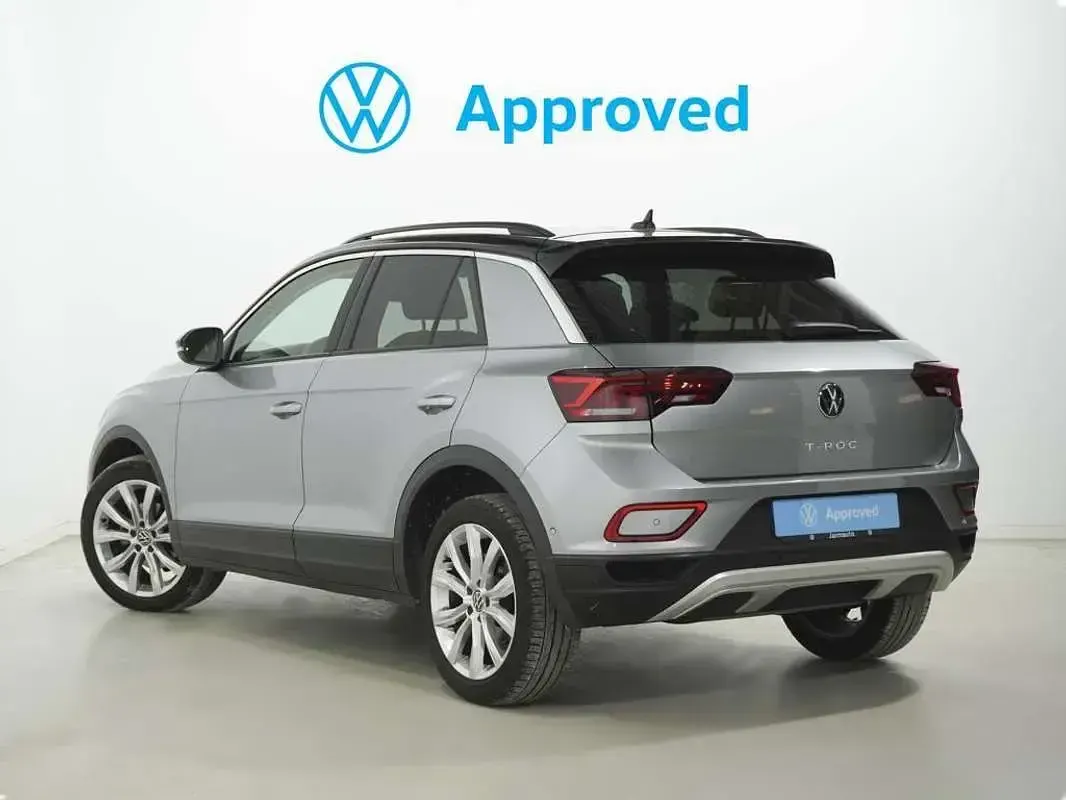 Usado VW T-Roc Life 150 CV (110 kW) 2022 Plateado SUV