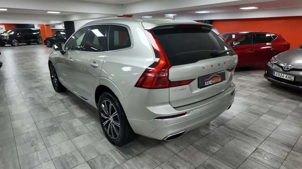 Usado Volvo XC60 Inscription 390 CV (286 kW) 2019 Beige SUV